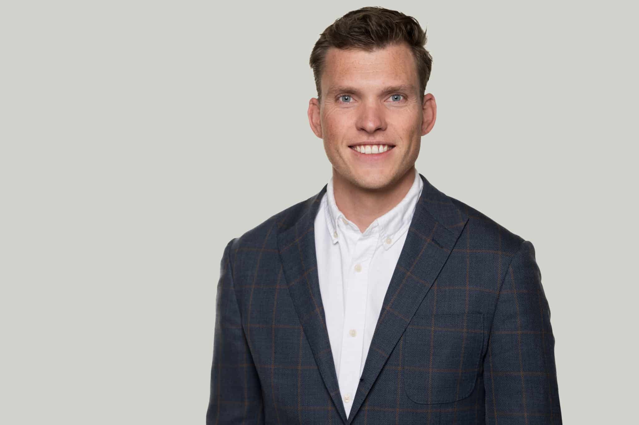 Marius W Vernan, Leder av meklerteamet